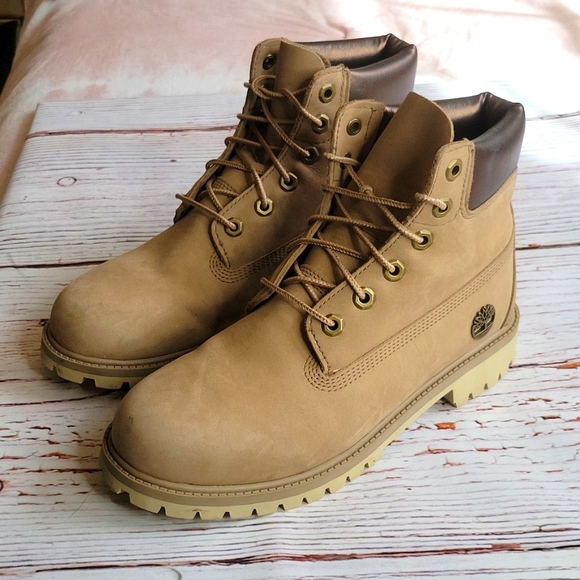 Timberland Shoes - TIMBERLAND Tan Suede Ankle Boots Size 7